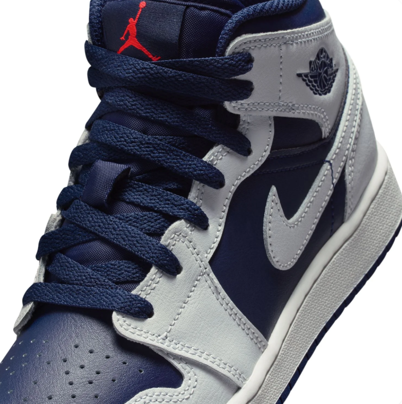 Air Jordan 1 Mid Midnight Navy Wolf Grey
